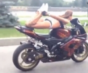E atat de sexy incat motocicleta se conduce singura - VIDEO