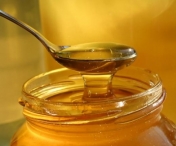 Cele mai bune leacuri cu miere de albine pentru amigdalite inflamate