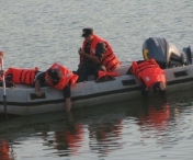 Doi barbati au disparut in apele Dunarii, dupa ce s-au rasturnat cu barca