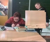 VIDEO SOCANT! In ce hal a ajuns scoala! Aceasta profesoara nu stia ce se petrece in spatele ei!