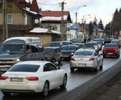 TRAFIC aglomerat pe drumul catre munte si la iesirea din tara. Coloane de masini de mai multi kilometri pe DN1 si pe pe Autostrada Arad - Nadlac 