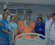 Maestrul Mircea Albulescu se simte mai bine. Actorul s-a fotografiat cu medicii care l-au operat, la Institutul de Cardiologie din Timisoara