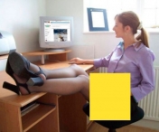WOW! Iata cum a fost surprinsa aceasta secretara din Arad la birou de seful ei! Imaginea a devenit virala pe net