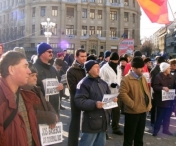 Guvernantii, ironizati in timpul unor proteste in Piata Operei din Timisoara