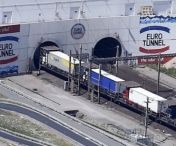 INCREDIBIL! Eurotunelul a fost blocat de refugiati