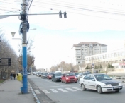 Semafoare noi si camere video, in mai multe intersectii din Timisoara. In curand va fi inaugurat proiectul 'Trafic management si supraveghere video'. La Iasi, 'managementul traficului' a fost un DEZASTRU!
