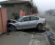 INCIDENT INCREDIBIL la Timisoara! Un tanar s-a infipt cu BMW-ul in zidul unui cimitir