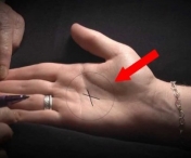 Ai si tu litera X in palma? Iata SECRETUL persoanelor cu litera X in palma, de care nici ele nu sunt constiente! Vezi ce inseamna…