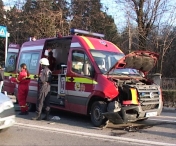 Ambulanta SMURD implicata intr-un accident, la Timisoara. Un copil de patru luni si mama sa au fost raniti usor