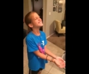 VIDEO - Reactia adorabila a acestei fetite dupa ce si-a primit cadoul de la parinti