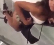 VIDEO VIRAL - A incercat sa cucereasca o tanara care cobora pe balustrada unei scari rulate, dar... S-A FACUT DE TOT RASUL 