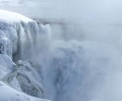 UIMITOR! Cascada Niagara a inghetat partial - VIDEO