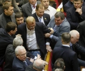 Bataie in Parlamentul de la Kiev intre deputatii puterii si cei ai opozitiei