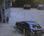 VIDEO - Toata lumea a incremenit cand a vazut ce a facut o soferita in parcare