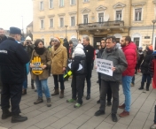 PROTEST la Cluj: Peste o suta de oameni au iesit in strada, nemultumiti de intentia de revocare a sefei DNA 