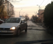 INCREDIBIL! O strada din Timisoara, plina de gropi, are propria pagina de Facebook - FOTO
