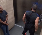 Aproape au facut pe ei de frica cand au vazut ce patesc in lift - VIDEO