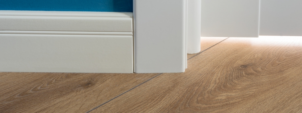 Cum rezistă parchetul stratificat la variațiile de umiditate și temperatură?