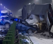 IMAGINI TERIBILE! Zeci de masini s-au facut ZOB pe autostrada, in urma unui accident in lant - VIDEO CUMPLIT
