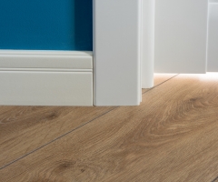 Cum rezistă parchetul stratificat la variațiile de umiditate și temperatură?