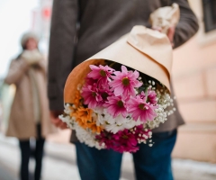 Cel mai des întâlnite situații în care se oferă flori la români