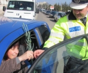 Soferitele din Timisoara, "amendate" cu flori si felicitari de politisti