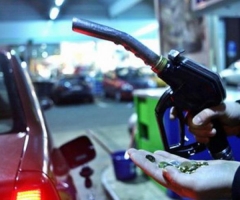 Șoferi români vor trebui să scoată mai mulţi bani din buzunar pentru combustibil
