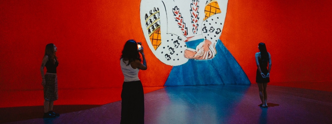 Arta imersivă revine în Iulius Town: MINA deschide pe 3 aprilie un spațiu permanent dedicat experiențelor culturale digitale