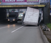 Un nou incident la Pasajul Jiului din Timisoara. Un tir a ramas intepenit sub pod