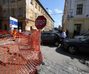 FOTO - Un cocalar si-a proptit bolidul chiar pe accesul pietonilor in Piata Unirii din Timisoara