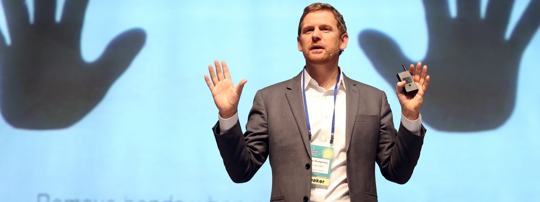 COMUNICAT DE PRESĂ -  Pentru prima dată în România, Charles Montgomery, unul dintre cei mai influenți urbaniști din lume, vine la TILIA — Summitul Orașelor din România