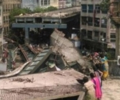 TRAGEDIE in India. Un pasaj s-a prabusit peste masini! 150 de oameni sunt prinsi sub daramaturi