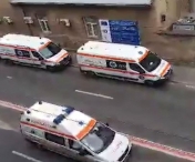 Haos la Spitalul Municipal din Timisoara. Mai multe ambulante, nevoite sa astepte zeci de minute sa-si predea pacientii cu COVID pentru investigatii